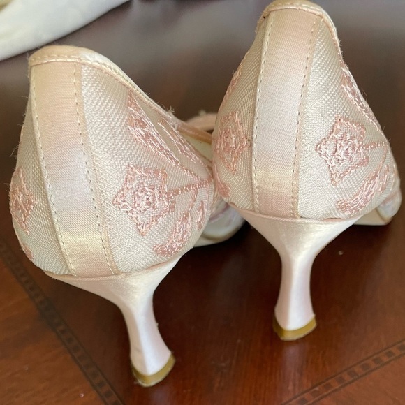 Lord & Taylor Pink Lace Women's Shoes high heel pump size 6M . Square Toe. - Picture 3 of 8